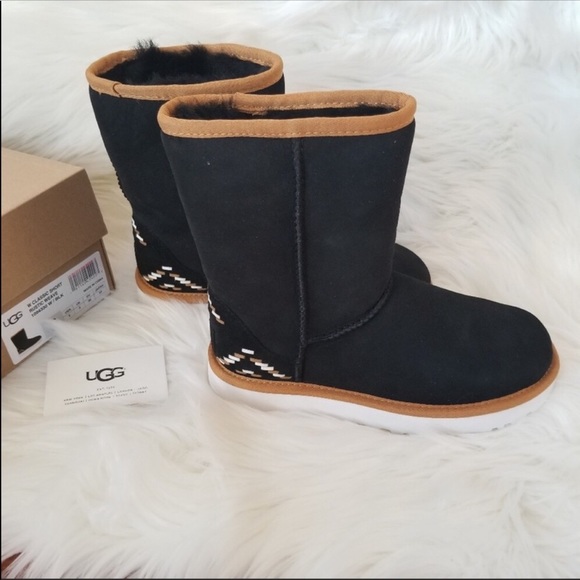 🎈VERY FEW LEFT🎈UGG NWT 6,7 ONLY left - Picture 2 of 7